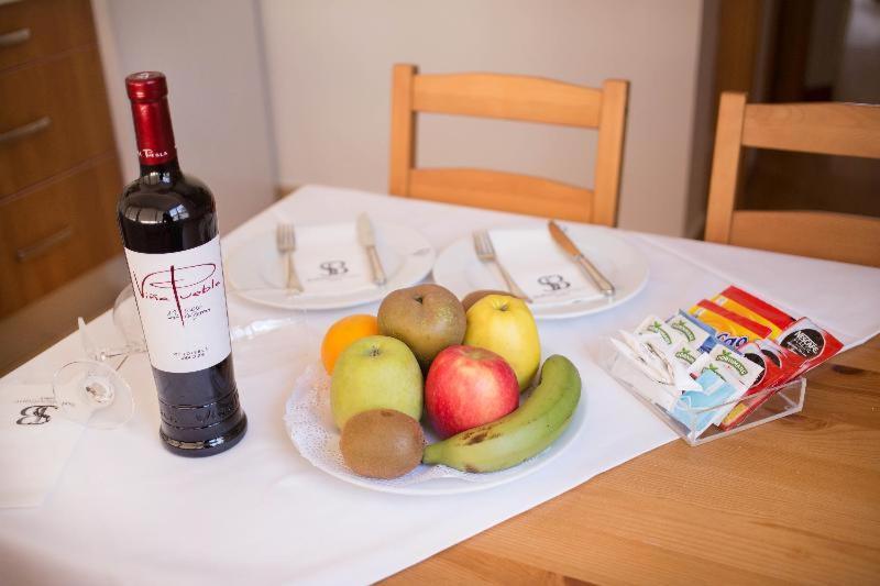 Apartamentos Soho Boutique Plaza Mayor Caces Rum bild